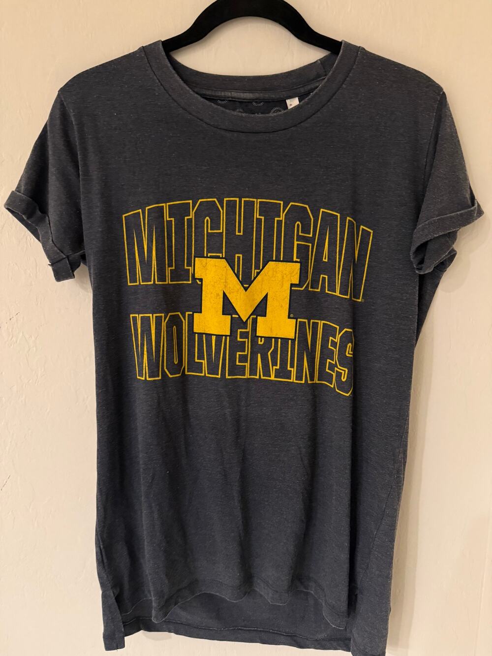 Women's Pressbox Heather Gray Michigan Wolverines Logo Shirt Size Small NWT